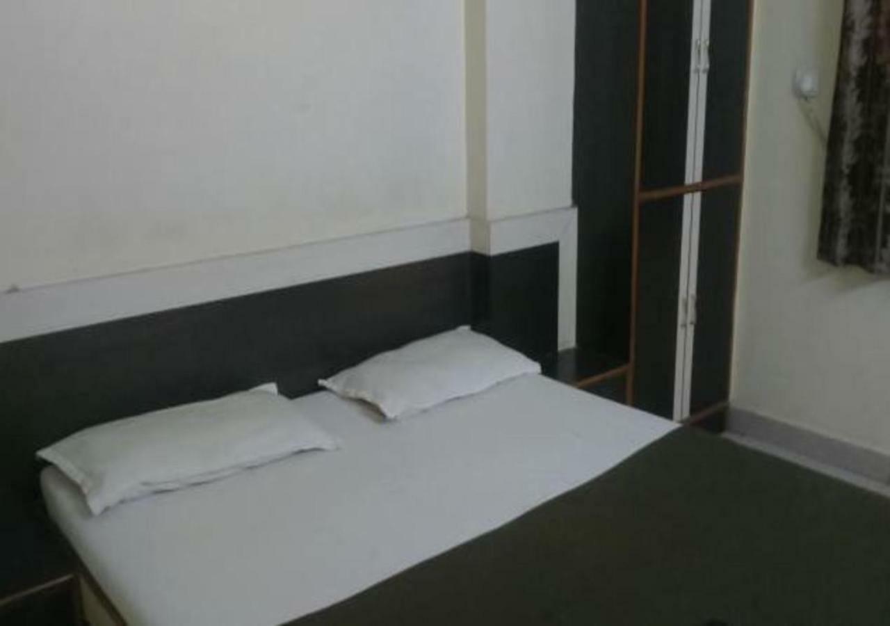 Hotel Sai Ganesh Shirdi Εξωτερικό φωτογραφία